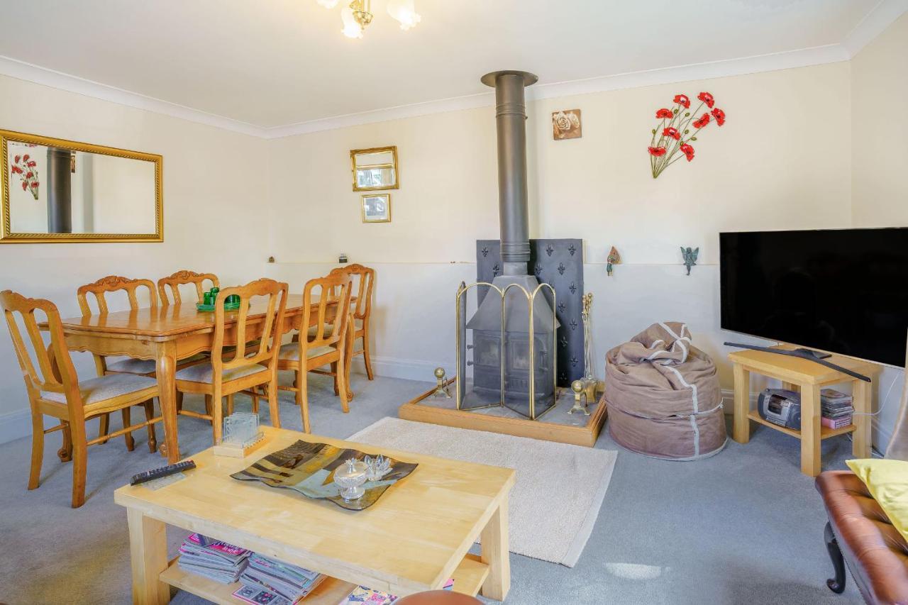 Ash Cottage คลานท์วิท เมเจอร์ ภายนอก รูปภาพ