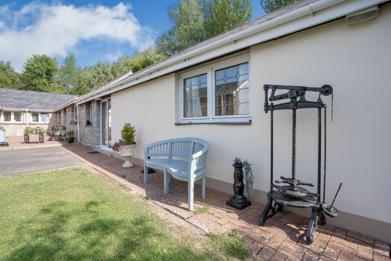 Ash Cottage คลานท์วิท เมเจอร์ ภายนอก รูปภาพ