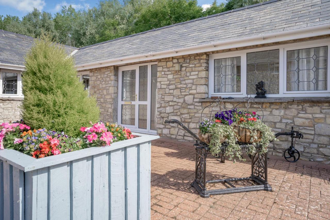 Ash Cottage คลานท์วิท เมเจอร์ ภายนอก รูปภาพ